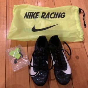 Nike racing “sprint” spikes size 7.5 includes carrying bag, 12 spikes & tool